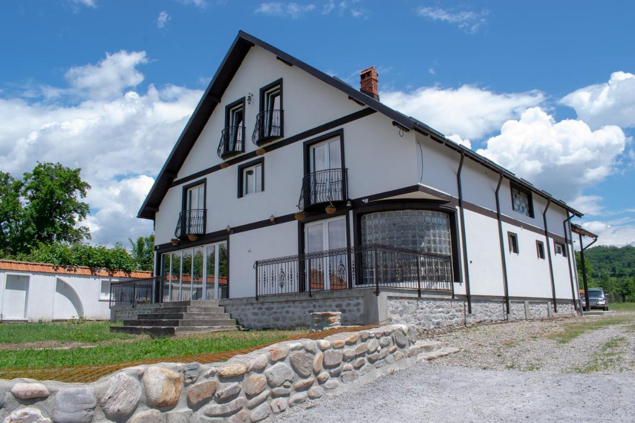 Casa Nevada Hotell Curtea de Argeş Exteriör bild