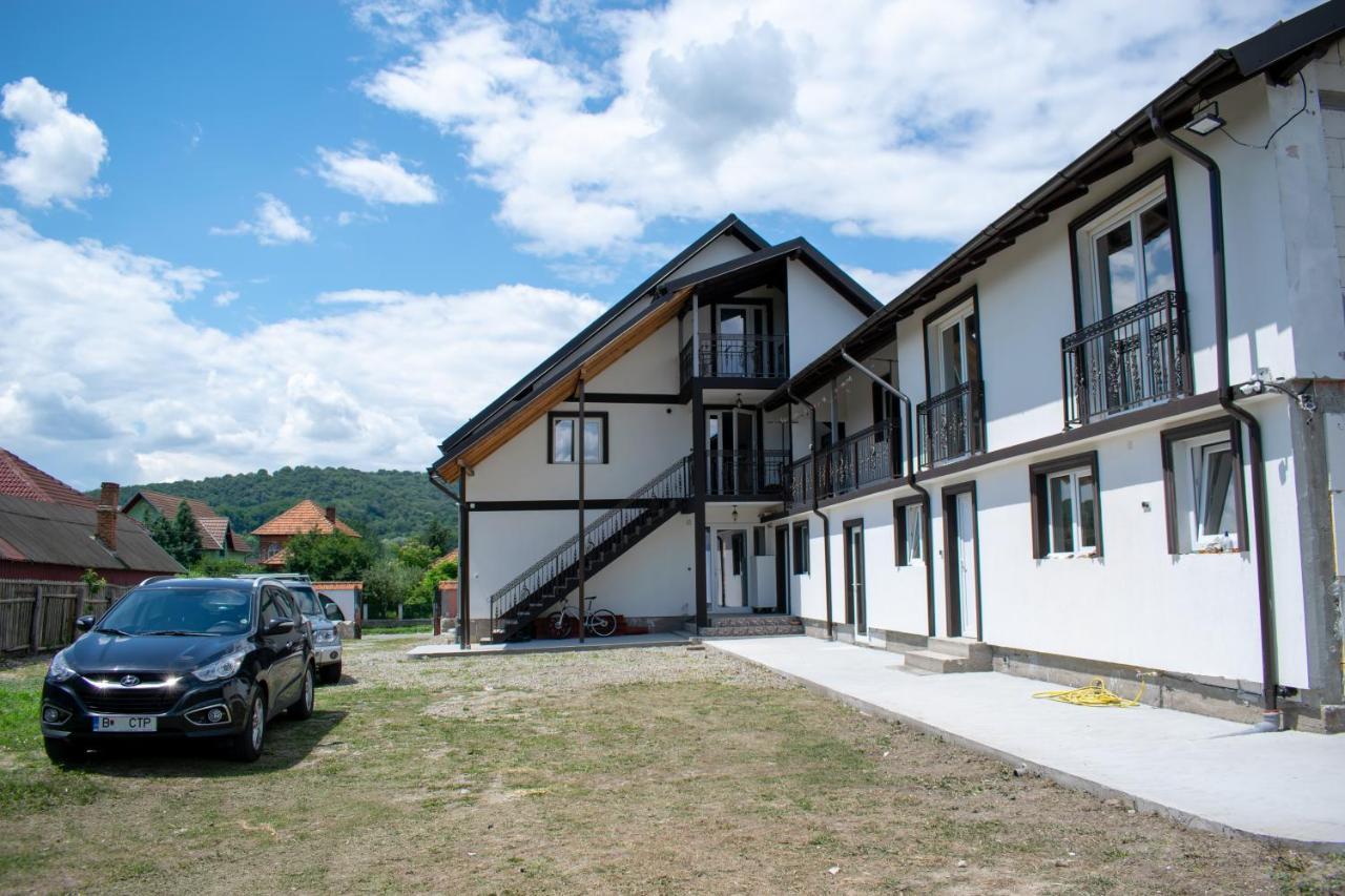 Casa Nevada Hotell Curtea de Argeş Exteriör bild